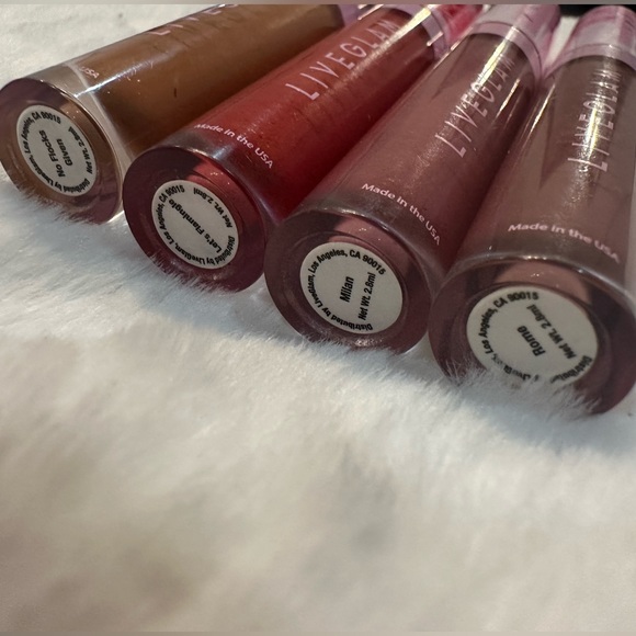 Live Glam Kiss Me - Picture 3 of 3